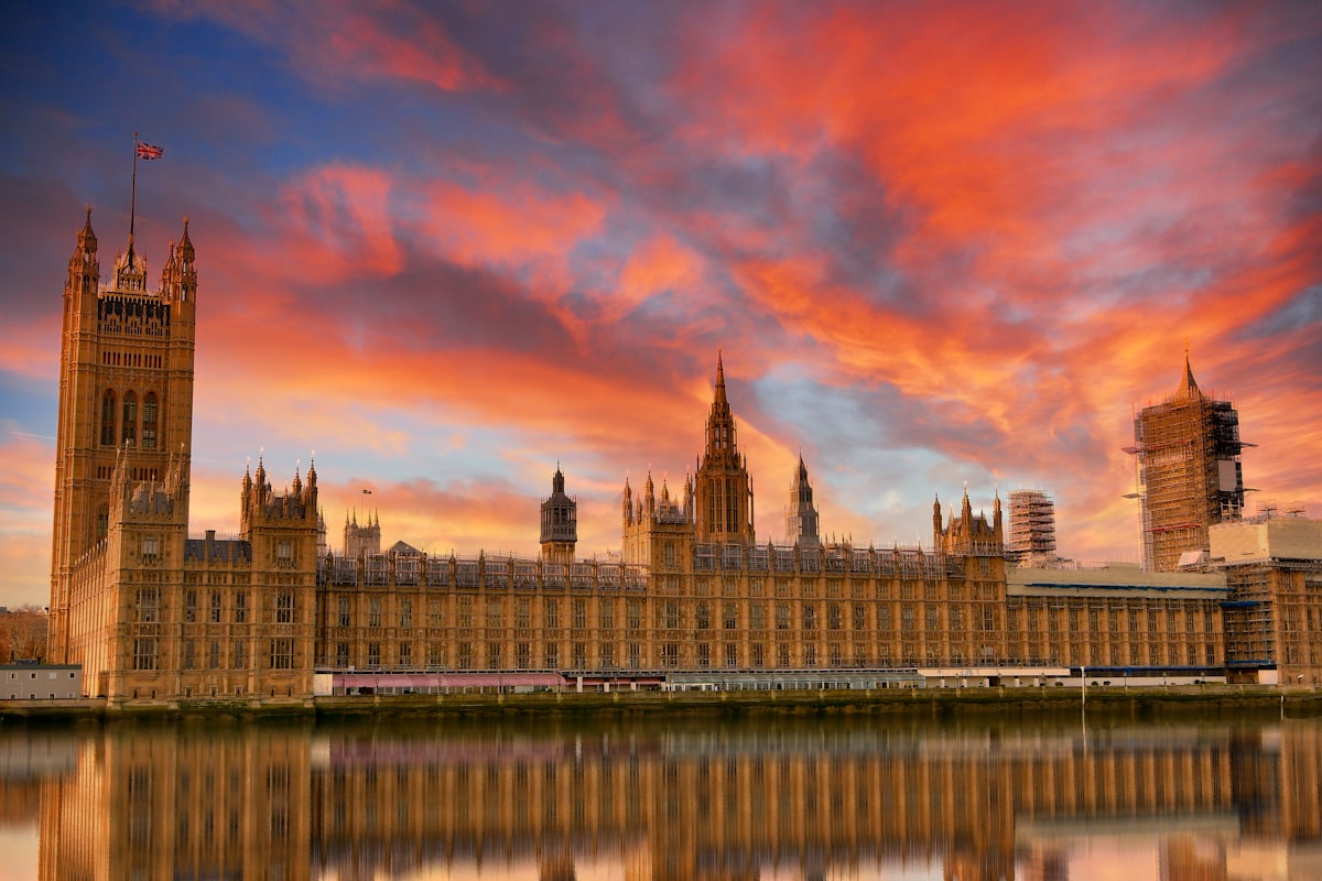 Big Ben and the Thames at sunset